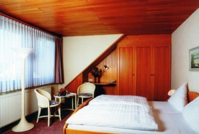 Adolphs Fruehstueckspension バート・シュタッフェルシュタイン 部屋 写真